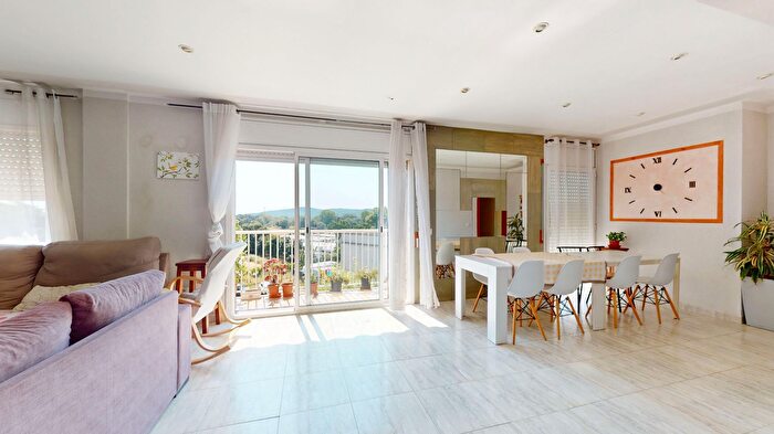 Piso en venta en Santa Cristina Poble, Santa Cristina dAro de 4 habitaciones