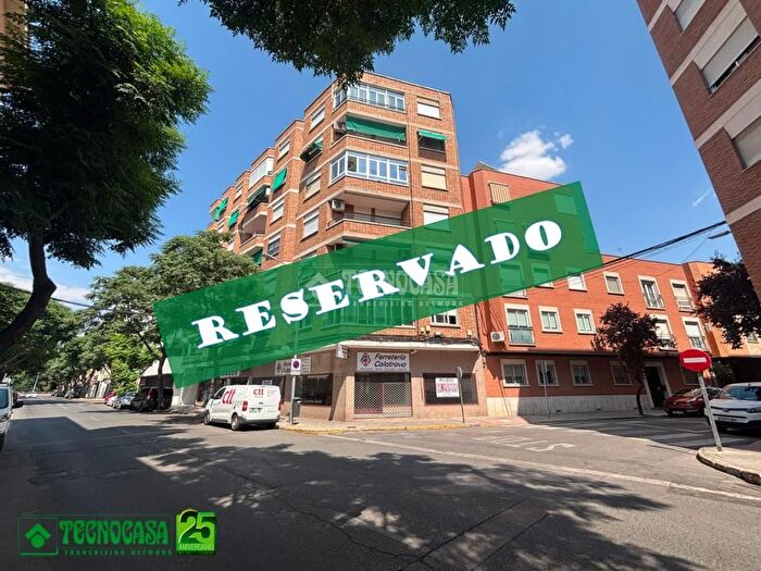 Casas en venta y pisos alquiler - 1