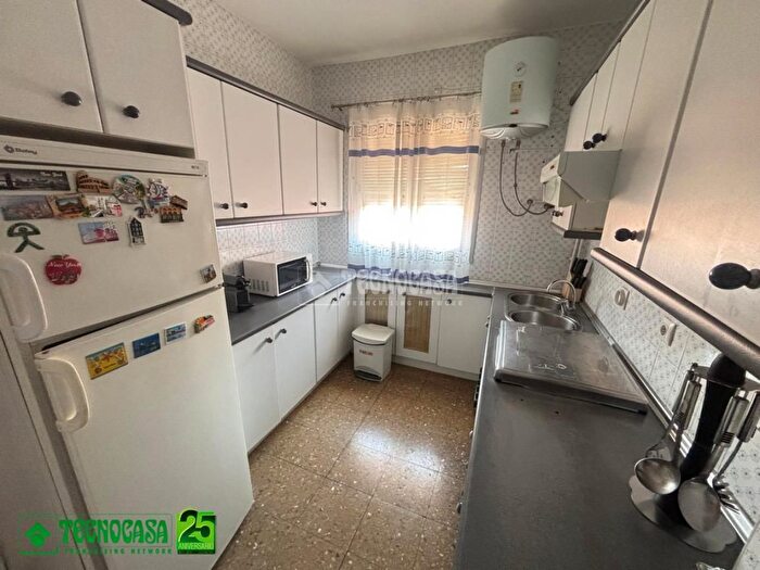 Casas en venta y pisos alquiler - 3