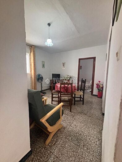 Casas en venta y pisos alquiler - 1
