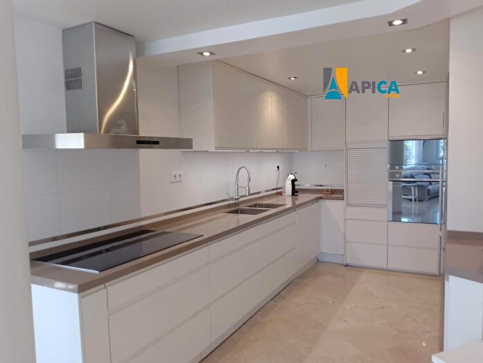Casas en venta y pisos alquiler - 3