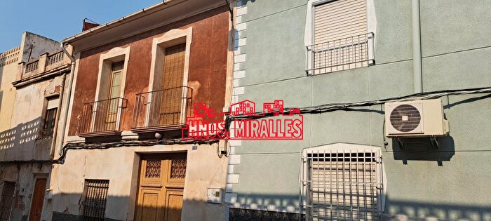 Casas en venta y pisos alquiler - 1