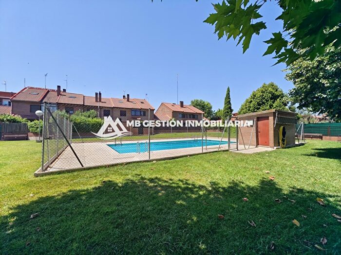 Casas en venta y pisos alquiler - 1