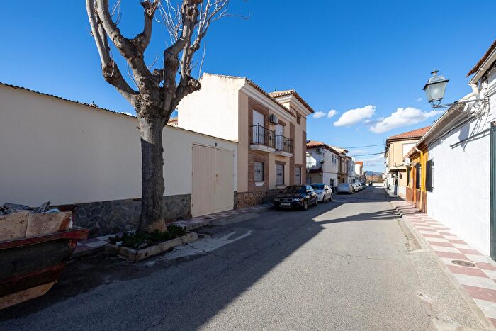 Casas en venta y pisos alquiler - 1
