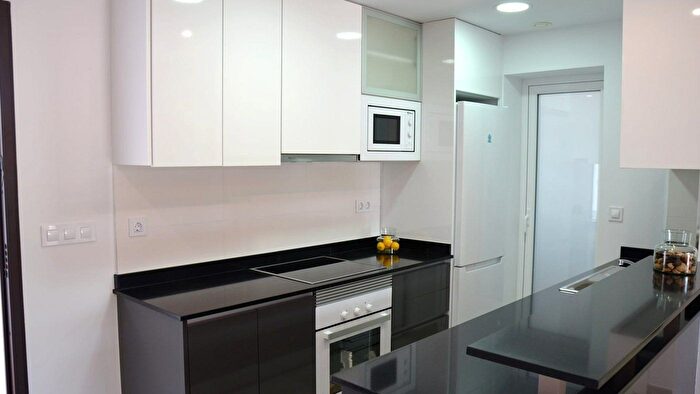 Casas en venta y pisos alquiler - 3