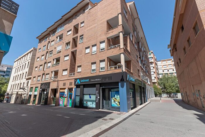 Piso en venta en Beiro, Plaza de Toros de 4 habitaciones