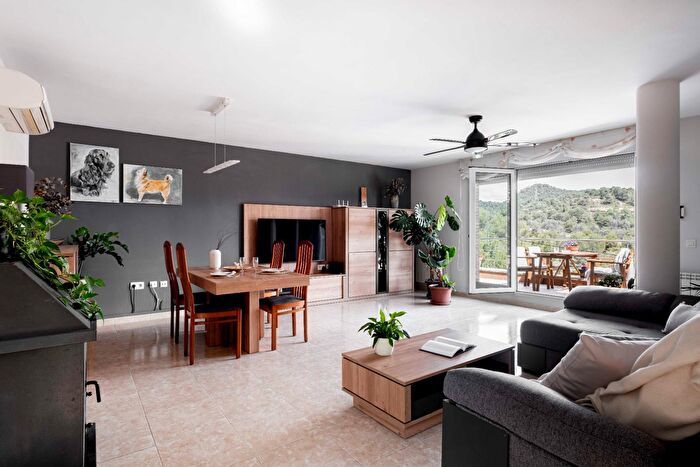 Casa en venta en La Pobla de Claramunt, Barcelona de 5 habitaciones