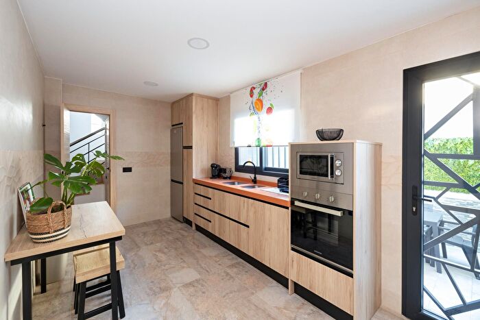 Casas en venta y pisos alquiler - 2