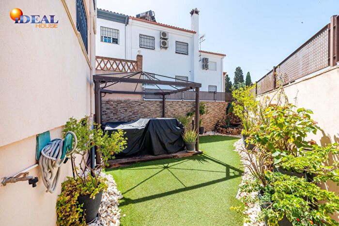 Casa en venta en Peligros, Granada de 3 habitaciones