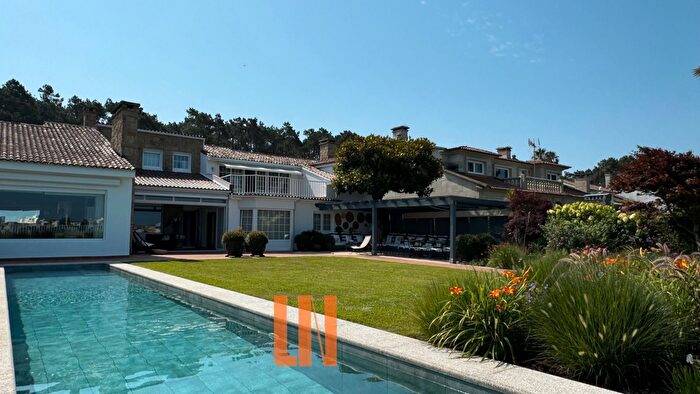 Casa en venta en O Grove, Pontevedra de 6 habitaciones