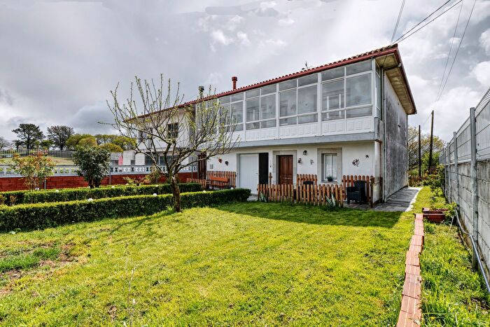 Piso en venta en Toques, A Coruña de 3 habitaciones
