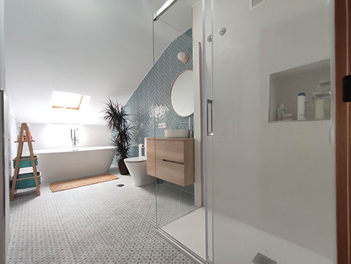 Casas en venta y pisos alquiler - 3