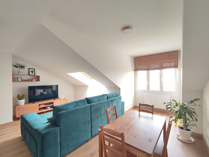 Casas en venta y pisos alquiler - 1