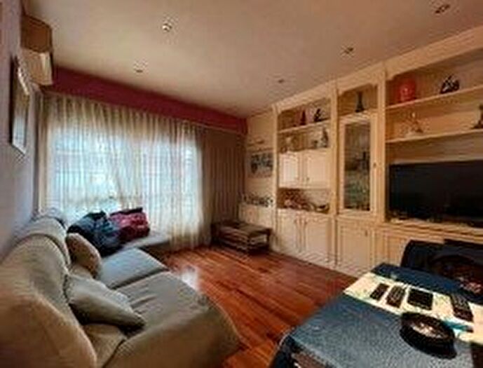 Piso en venta en Santa Eulàlia, LHospitalet de Llobregat de 3 habitaciones