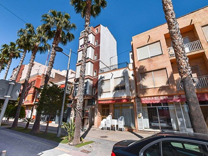 Casas en venta y pisos alquiler - 1