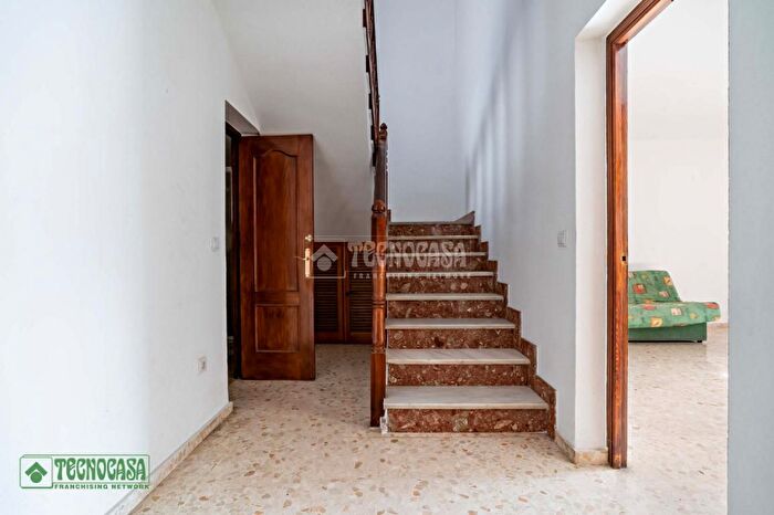 Casas en venta y pisos alquiler - 3