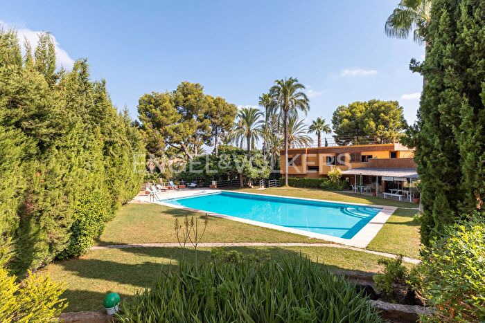 Casa en venta en Picassent, Valencia de 8 habitaciones