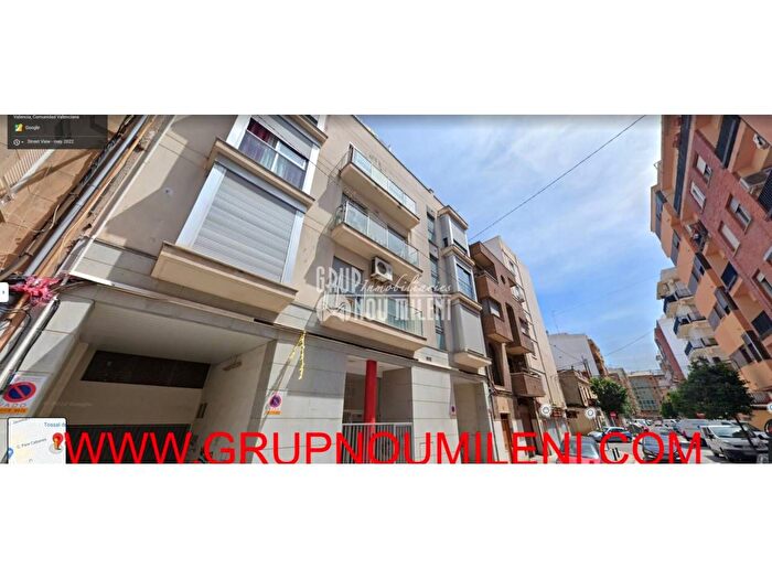 Casas en venta y pisos alquiler - 1