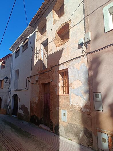 Casas en venta y pisos alquiler - 1