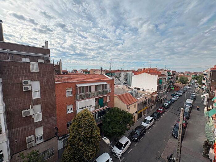 Piso en alquiler en Puente de Vallecas, Entrevías de 3 habitaciones