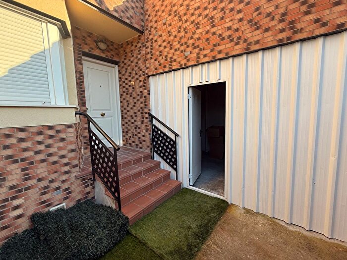 Casas en venta y pisos alquiler - 3