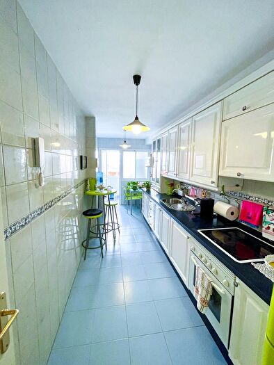Casas en venta y pisos alquiler - 3