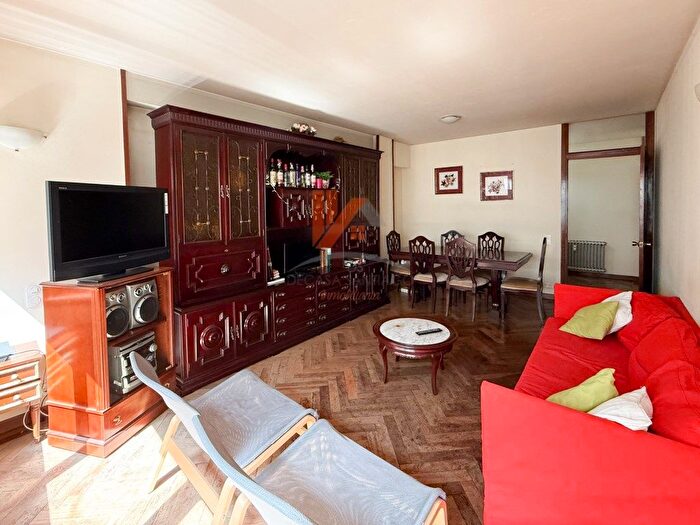 Casas en venta y pisos alquiler - 2