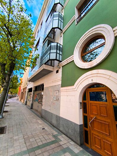 Casas en venta y pisos alquiler - 2