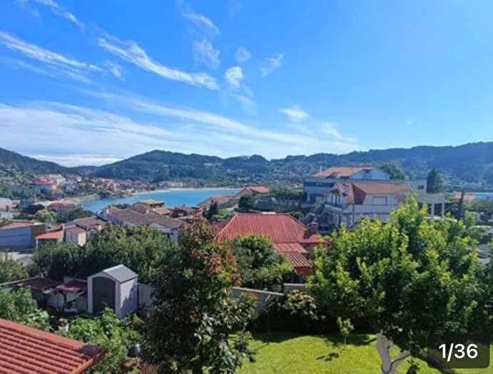 Casa en venta en Cangas pueblo, Cangas de 6 habitaciones
