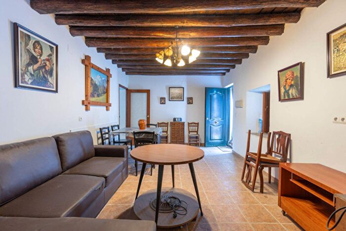 Casas en venta y pisos alquiler - 3