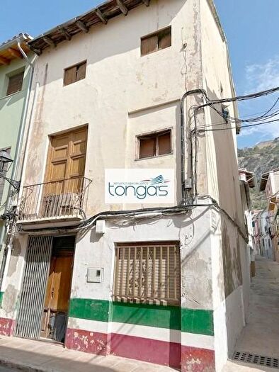 Casas en venta y pisos alquiler - 3