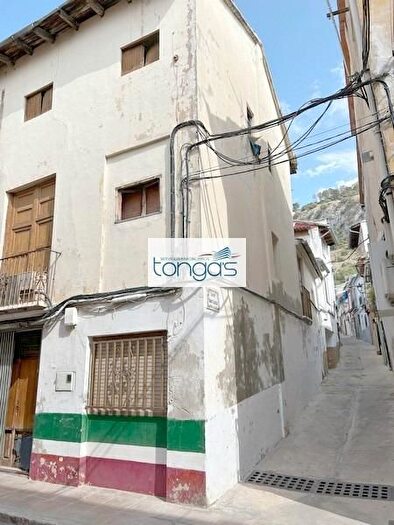 Casas en venta y pisos alquiler - 1