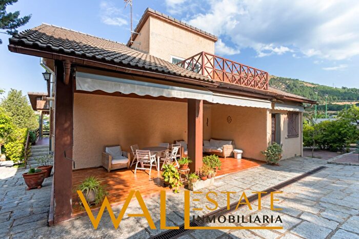 Casas en venta y pisos alquiler - 3