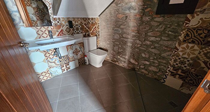Casas en venta y pisos alquiler - 2