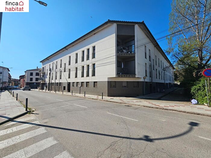 Casas en venta y pisos alquiler - 1
