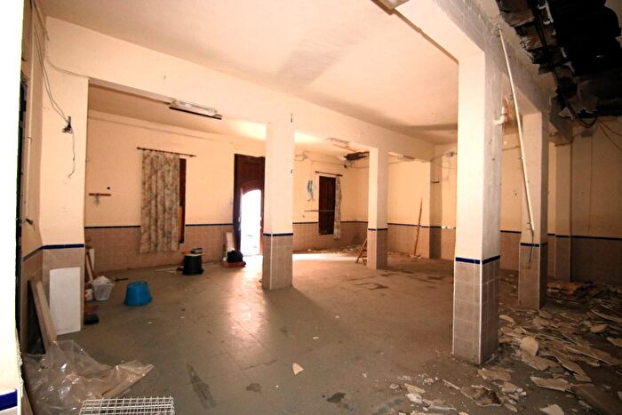 Casas en venta y pisos alquiler - 1