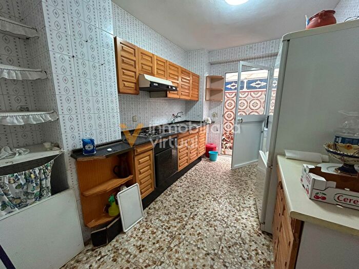 Casas en venta y pisos alquiler - 1