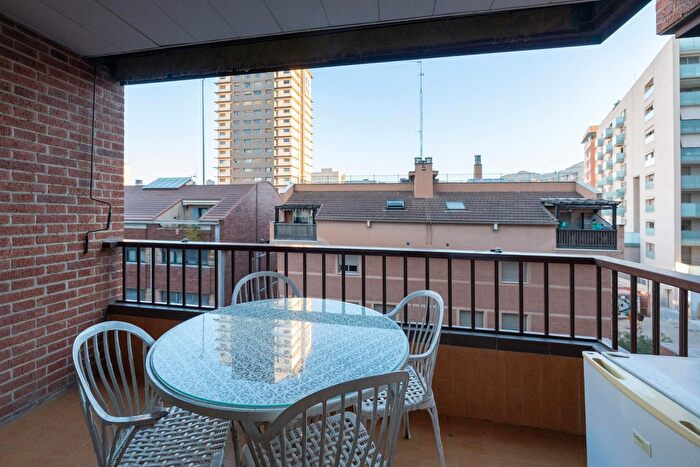 Casas en venta y pisos alquiler - 1