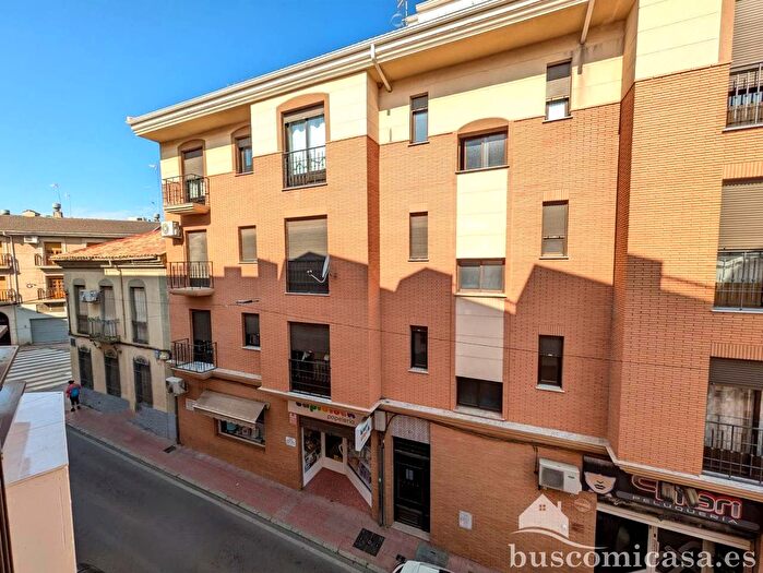 Casas en venta y pisos alquiler - 3