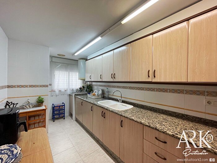 Casas en venta y pisos alquiler - 3