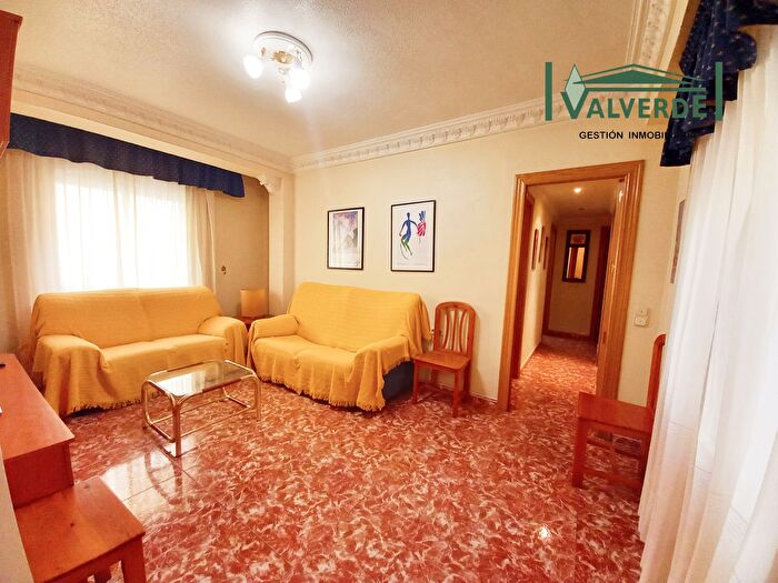 Casas en venta y pisos alquiler - 1