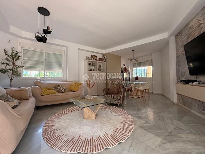 Casas en venta y pisos alquiler - 3