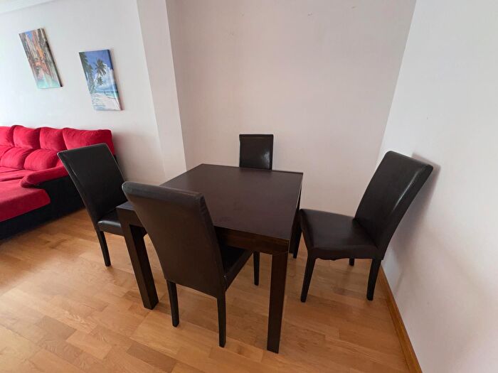 Casas en venta y pisos alquiler - 2