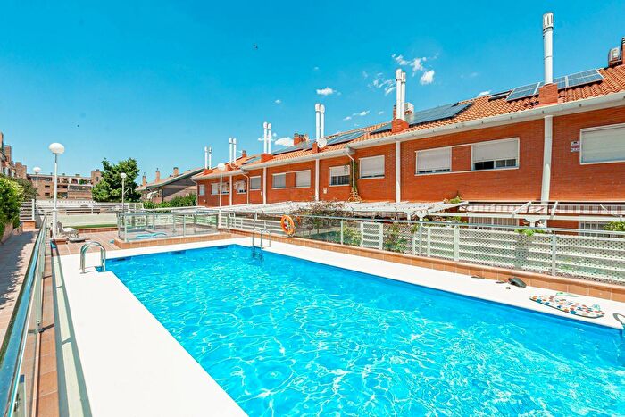 Casas en venta y pisos alquiler - 1