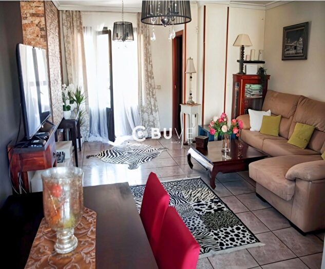 Casas en venta y pisos alquiler - 1