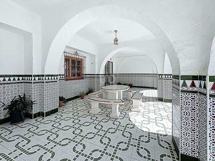 Casa en venta en Tahivilla, Tarifa de 7 habitaciones