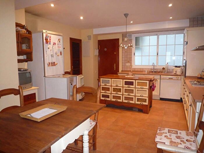 Casas en venta y pisos alquiler - 2