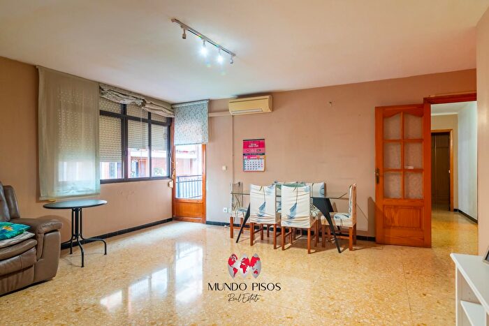 Casas en venta y pisos alquiler - 1