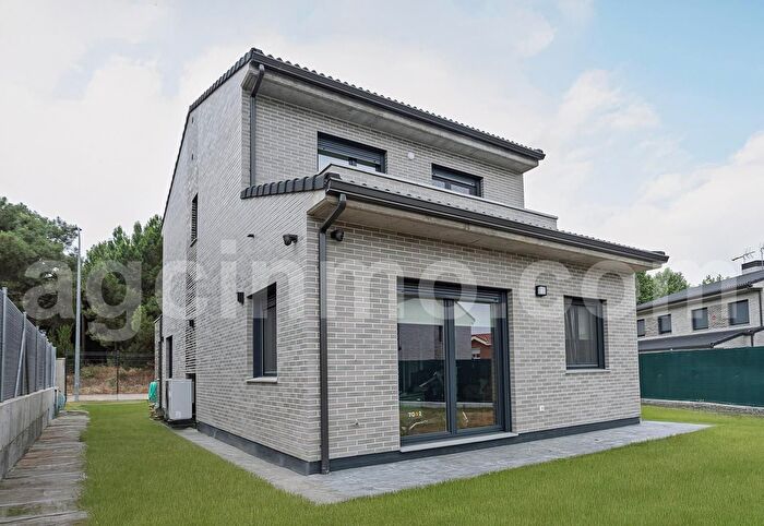 Casa en venta en Tudela de Duero, Valladolid de 3 habitaciones