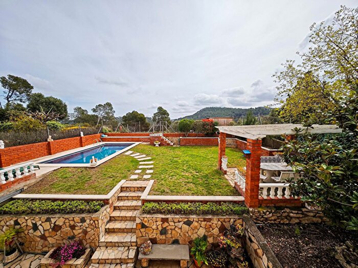 Casa en venta en Vallirana, Barcelona de 4 habitaciones